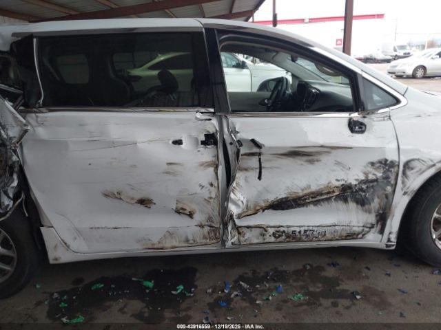 Chrysler Voyager Lx Image 14