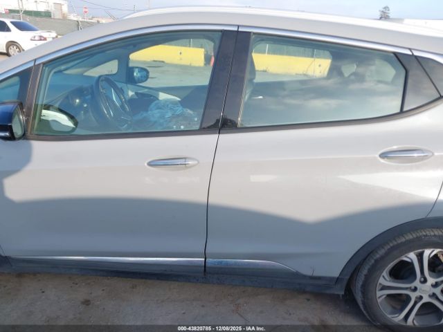 Chevrolet Bolt Fwd Premier Image 16