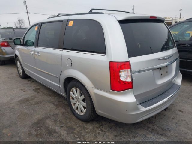 Chrysler Town & Country Touring-l Image 7