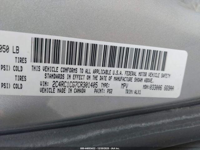 Chrysler Town & Country Touring-l Image 9