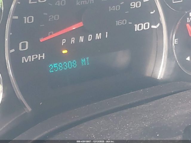 GMC Savana Work Van Image 5