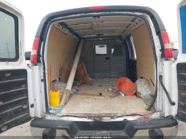 GMC Savana Work Van Image 7