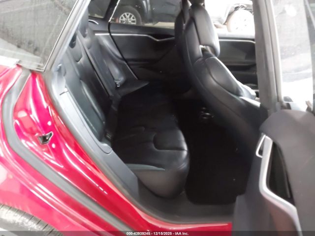 Tesla Model S Image 8