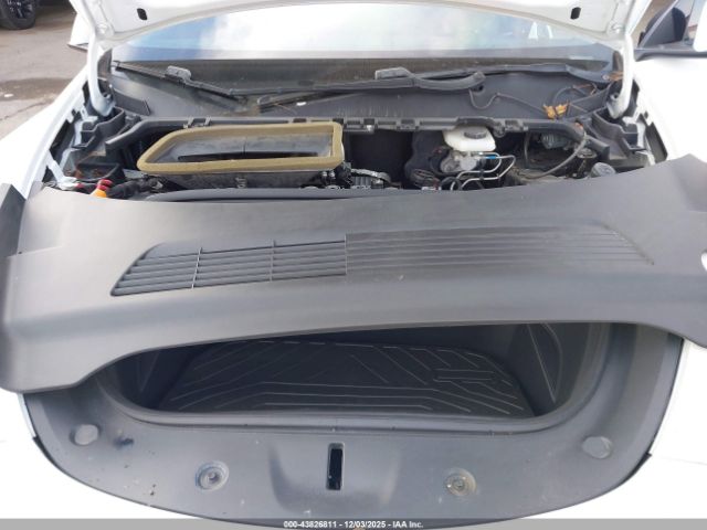 Tesla Model Y Long Range Dual Motor All-wheel Drive Image 11