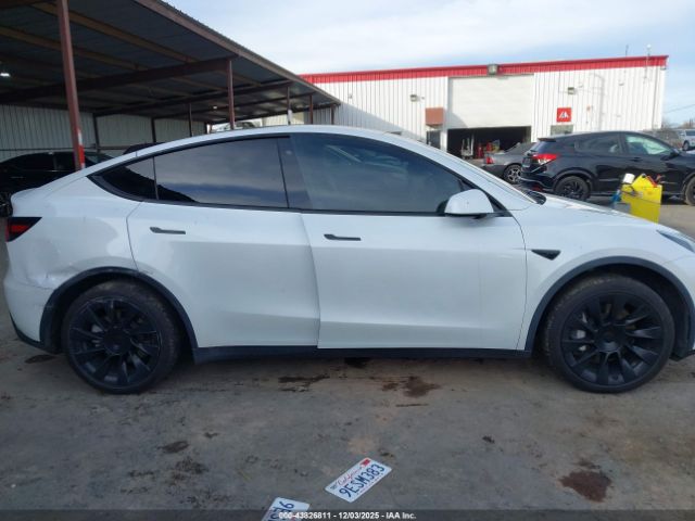 Tesla Model Y Long Range Dual Motor All-wheel Drive Image 6