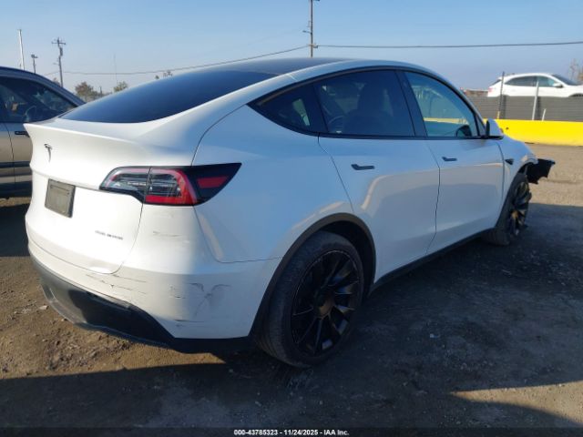 Tesla Model Y Long Range Dual Motor All-wheel Drive Image 9