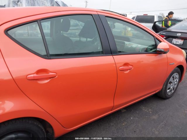 Toyota Prius c Two Image 8