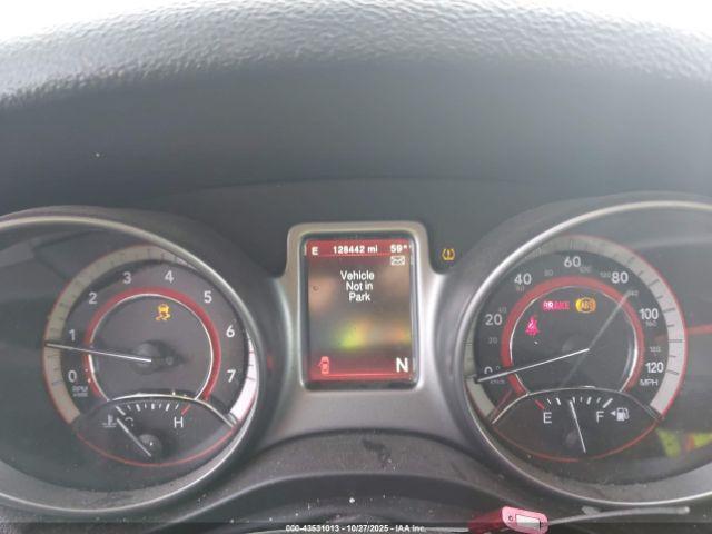 Dodge Journey Crossroad Image 13