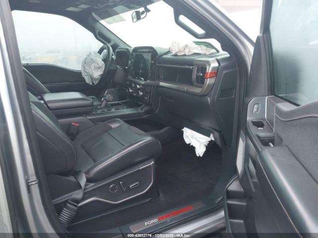 Ford F-150 Raptor Image 8