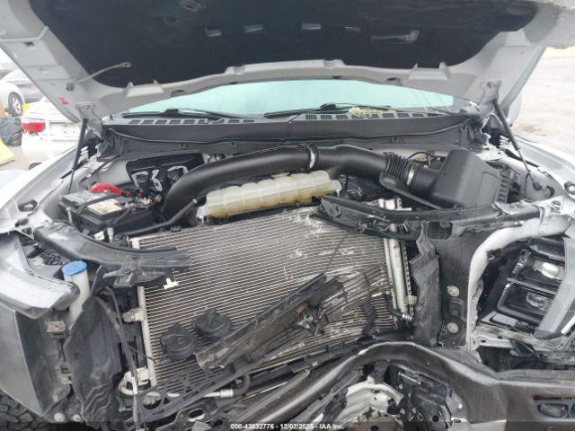 Ford F-150 Raptor Image 3