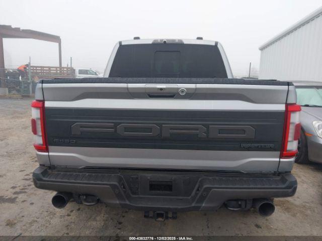 Ford F-150 Raptor Image 16