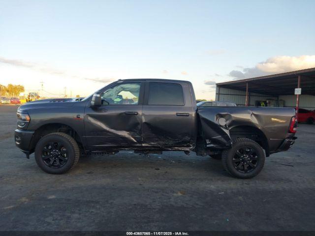 Ram 2500 Laramie  4x4 6'4 Box Image 12