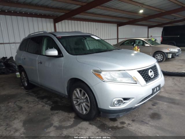 Nissan Pathfinder Image 1