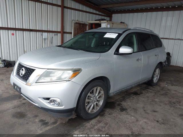 Nissan Pathfinder Image 3