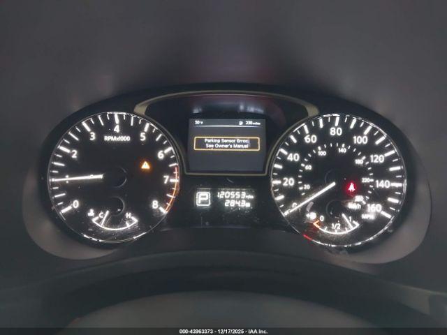 Nissan Pathfinder Image 4