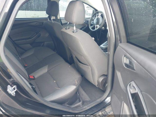 Ford Focus Se Image 6