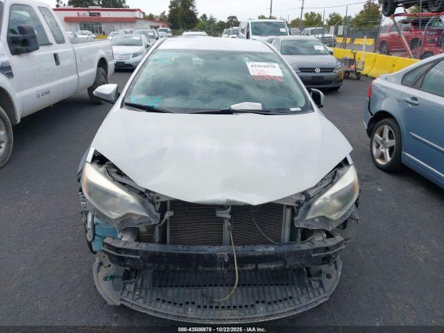 Toyota Corolla S Image 10