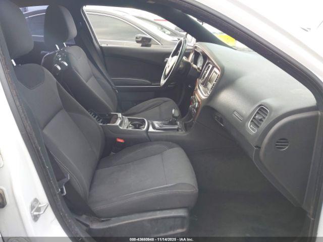 Dodge Charger Se Image 14