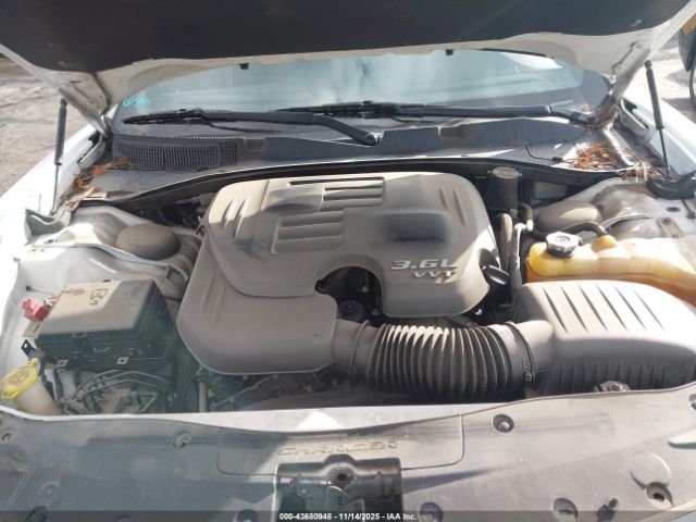 Dodge Charger Se Image 5