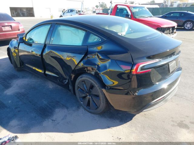 Tesla Model 3 Long Range All-wheel Drive Image 16