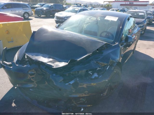 Tesla Model 3 Long Range All-wheel Drive Image 3