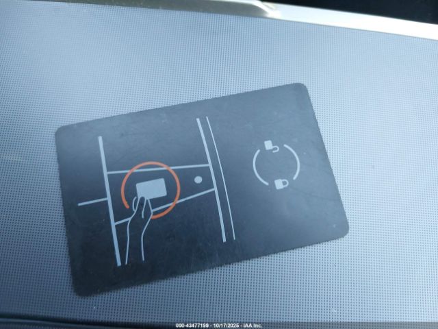 Tesla Model 3 Long Range All-wheel Drive Image 8