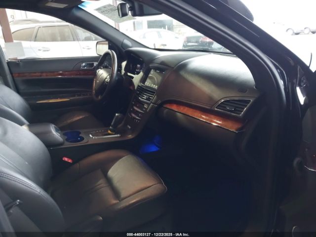 Lincoln MKT Livery Image 10