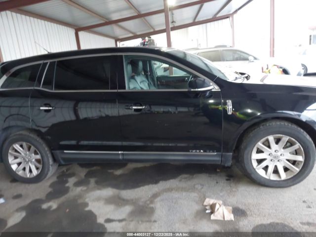 Lincoln MKT Livery Image 2
