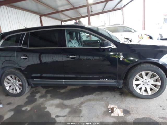 Lincoln MKT Livery Image 2