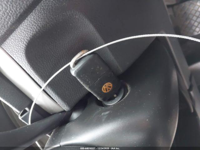 Volkswagen Rabbit S Image 7