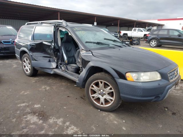 Volvo XC70 2.5t Image 1