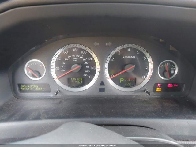 Volvo XC70 2.5t Image 5