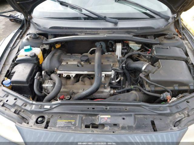 Volvo XC70 2.5t Image 7