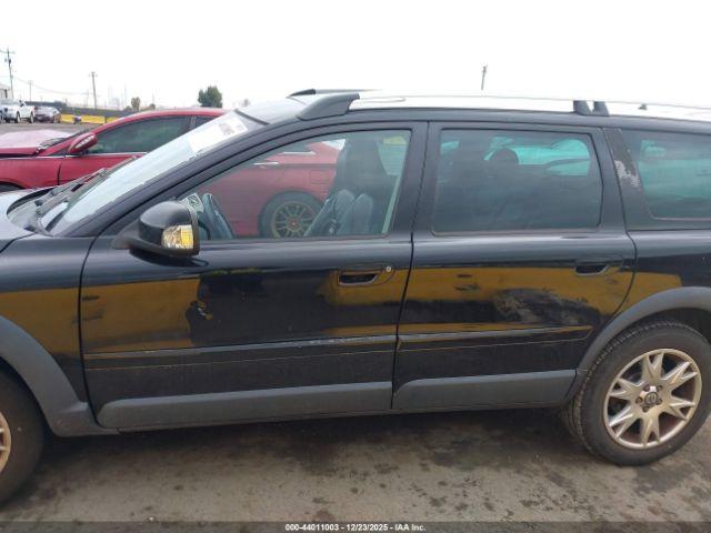 Volvo XC70 2.5t Image 16