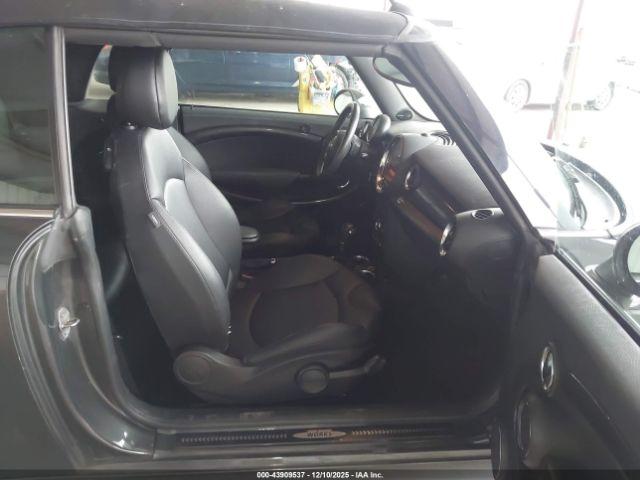 MINI Convertible Cooper S Image 7