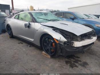  Salvage Nissan GT-R