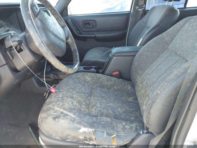 Jeep Cherokee Image 7