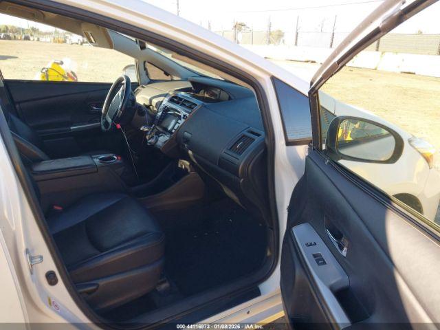 Toyota Prius v Four Image 3