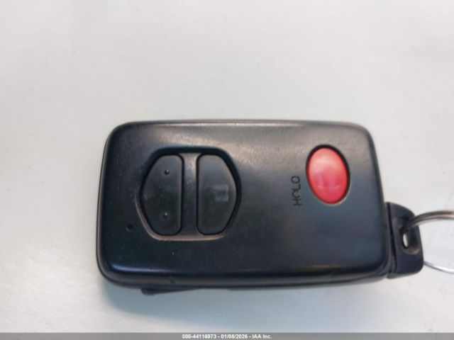 Toyota Prius v Four Image 13