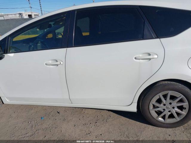 Toyota Prius v Four Image 14