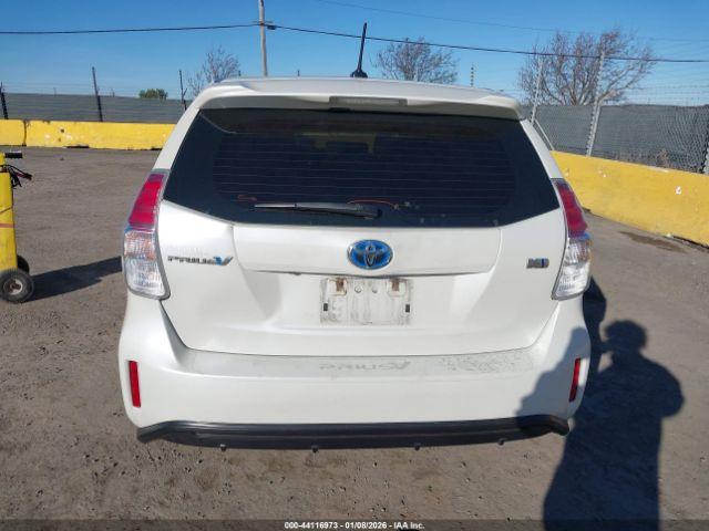 Toyota Prius v Four Image 8