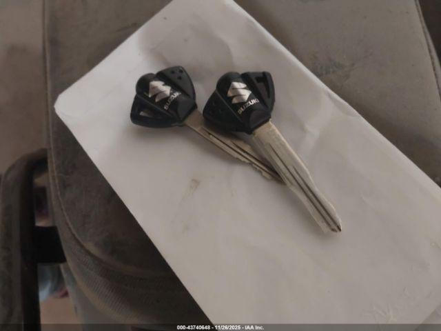 Suzuki Gsx800 R Image 12