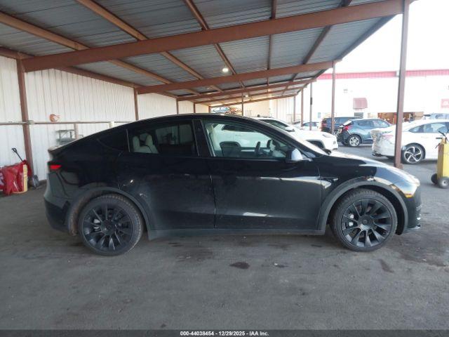 Tesla Model Y Long Range Dual Motor All-wheel Drive Image 13