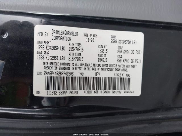 Chrysler Town & Country Lx Image 13