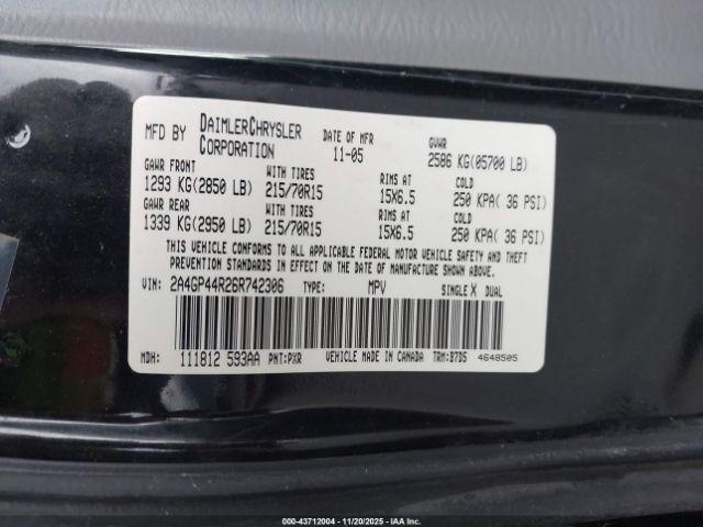 Chrysler Town & Country Lx Image 13