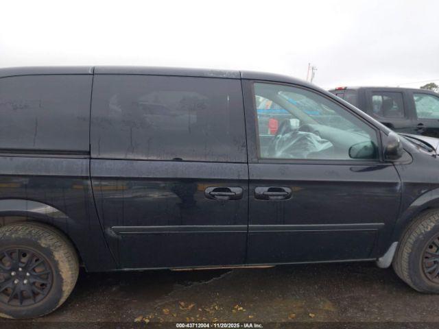 Chrysler Town & Country Lx Image 10