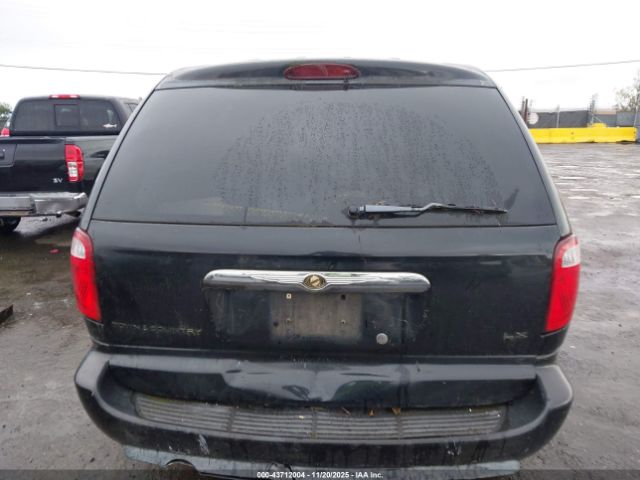 Chrysler Town & Country Lx Image 14