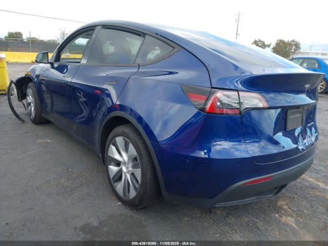 Tesla Model Y Image 3