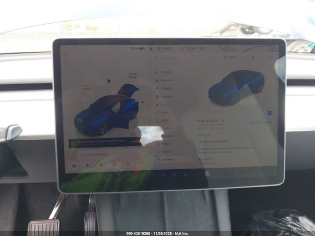 Tesla Model Y Image 14