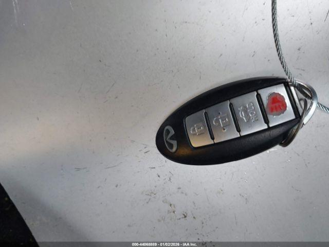 INFINITI G37 Journey Image 13